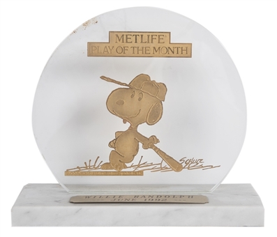 1992 Metlife Player of The Month Award Presented to Willie Randolph (Randolph LOA)